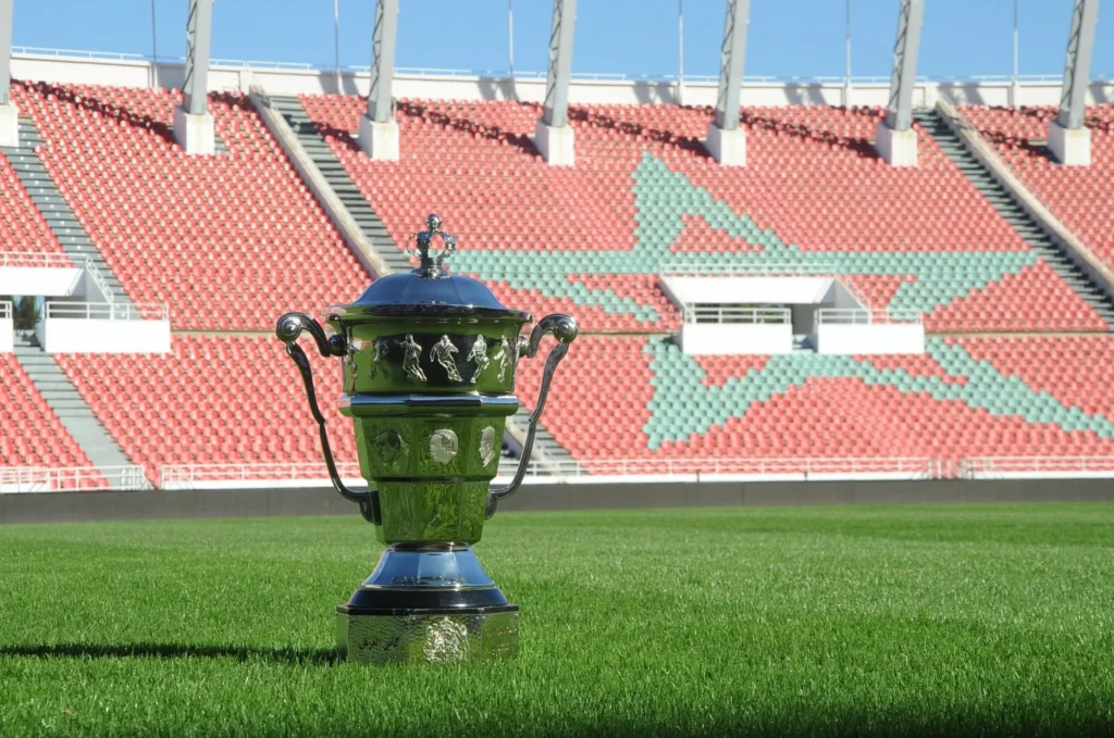 جماهير أندية مغربية تستاء من لعب كأس العرش بملاعب الخصوم