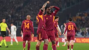 روما يسحق فيورنتينا برباعية نظيفة ويصعد أوروبيًا