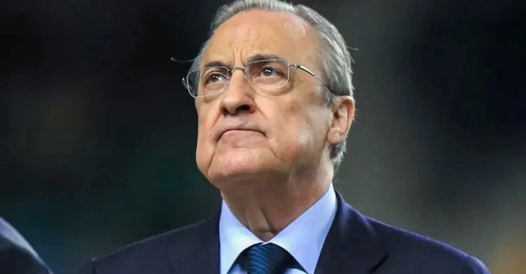 بيريز يدخل في مشادة كلامية مع جماهير ريال مدريد بالبرنابيو