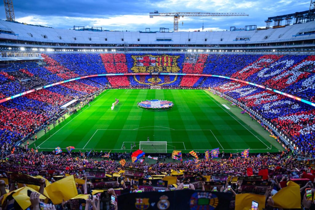 برشلونة يتوّج بلقب الدوري الإسباني ويهزم ريال مدريد