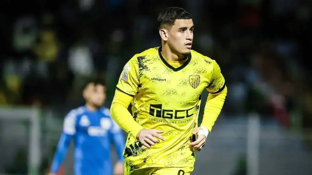 أيت علال يمنح المغرب الفاسي فوزًا على تواركة ويشعل الصدارة