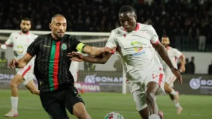 الجيش الملكي يفوز على أكادير (3-2) ويشعل المنافسة على الصدارة