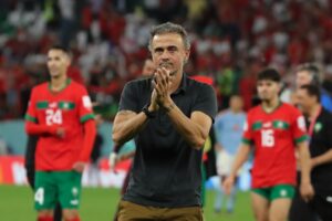 إنريكي يستعيد ذكرى إقصائه أمام المغرب عقب تتويج باريس