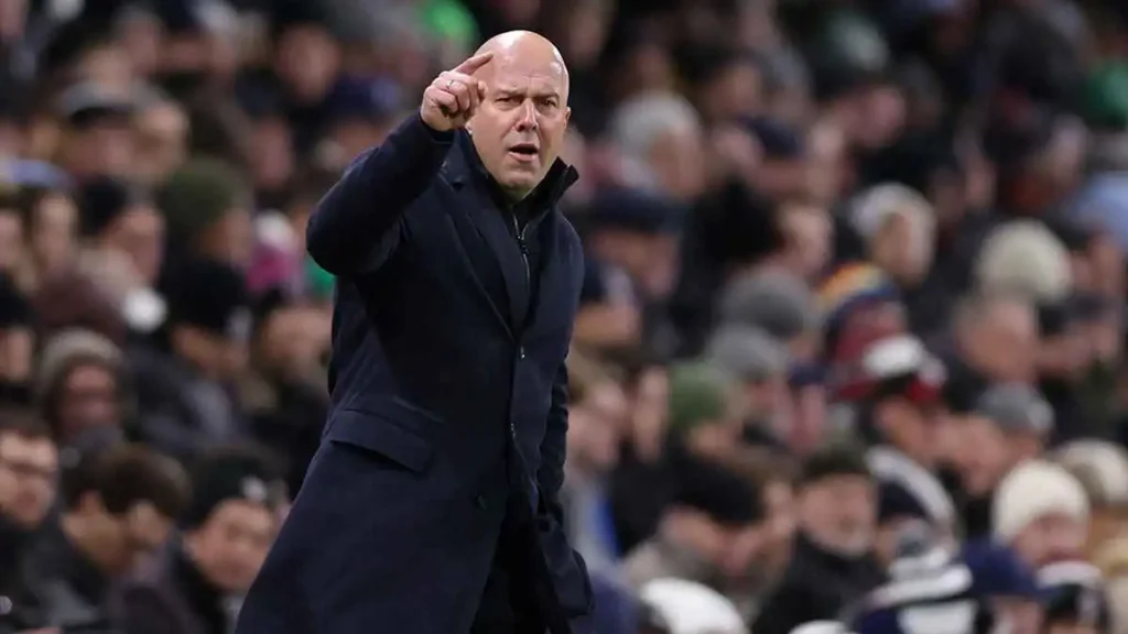 سلوت ينهي ليفربول، ميلان مهتم بتدريبه.