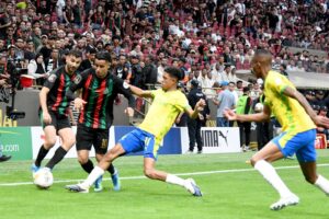 صنداونز يتوج بدوري الأبطال الأفريقي بعد تعادله مع الجيش الملكي