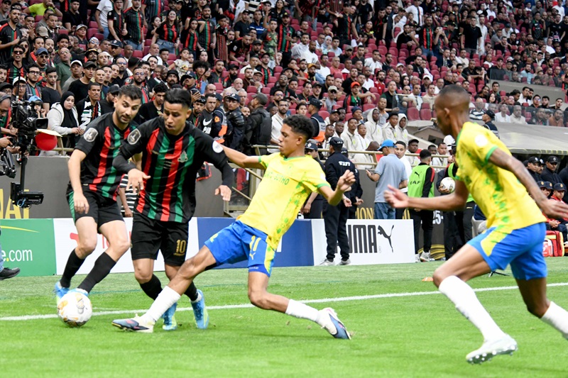 صنداونز يتوج بدوري الأبطال الأفريقي بعد تعادله مع الجيش الملكي