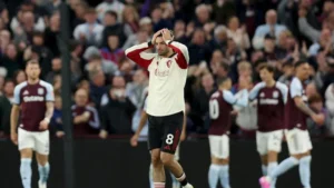 أستون فيلا يفوز على ليفربول ويتأهل لدوري الأبطال