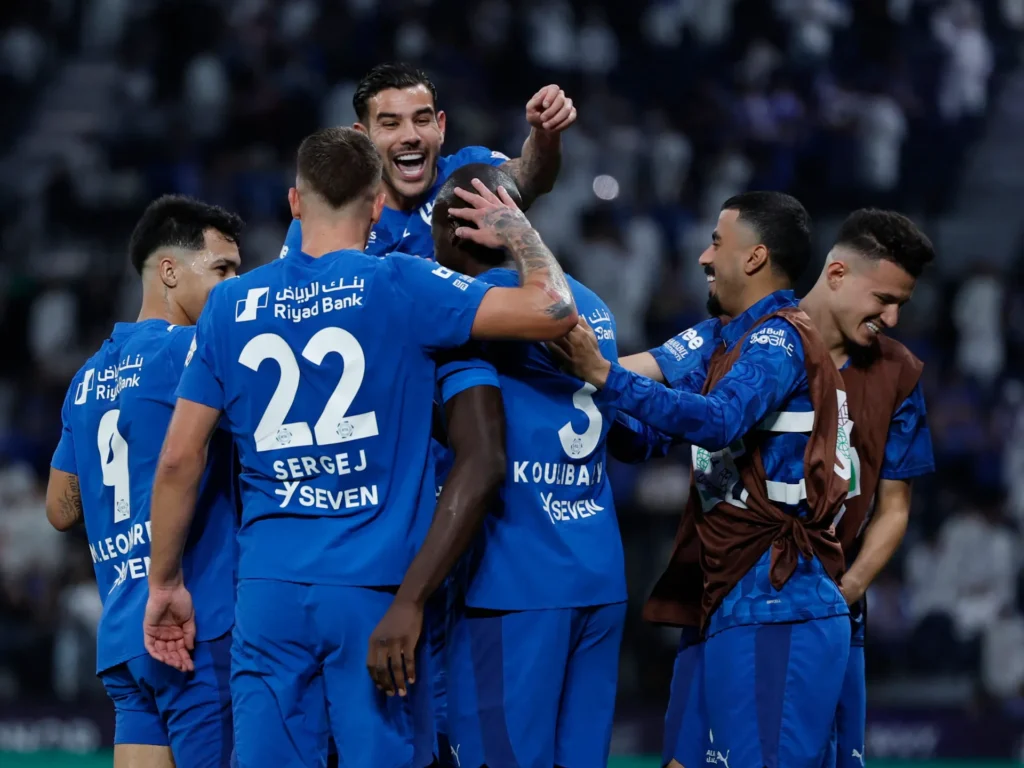 بنزيما يقود هجوم الهلال بديربي النصر الحاسم
