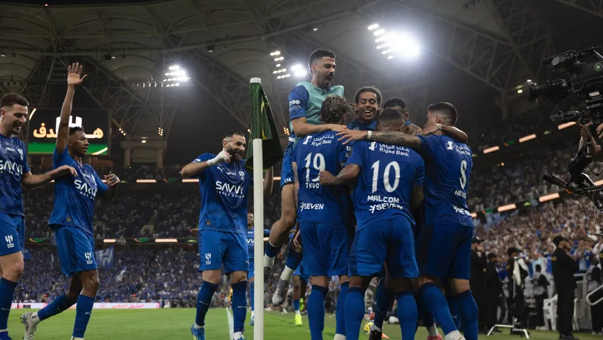 الهلال يهزم الخلود 2-1 ويتوج بكأس الملك بحضور بونو