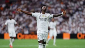 فينيسيوس يغادر ريال مدريد للالتحاق بمعسكر البرازيل