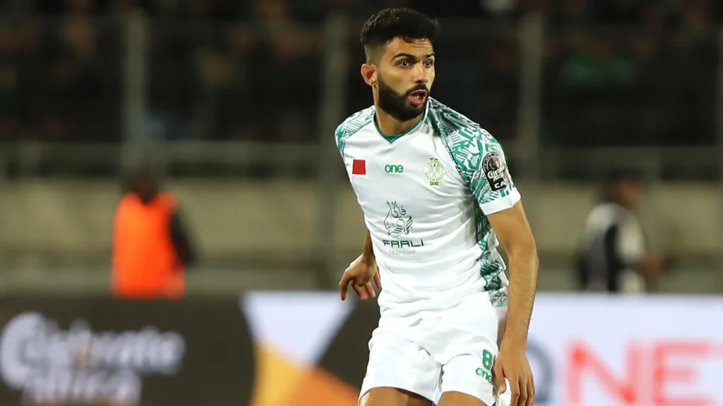 الرجاء يتصدر الدوري المغربي بعد الفوز على الدشيرة