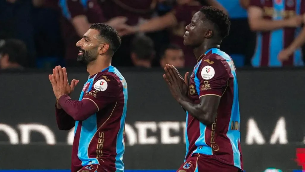 محمد صلاح يقود طرابزون سبور لاكتساح غلطة سراي في الدوري التركي
