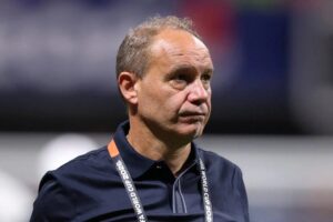 مدرب الغابون يشيد بدور ياسين بونو في فوز المنتخب المغربي