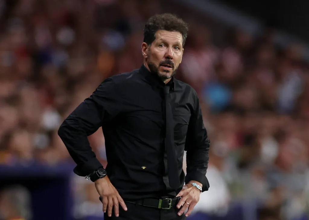 سيميوني يشيد بأداء برشلونة ويصف مستواهم بالاستثنائي في الدوري الإسباني