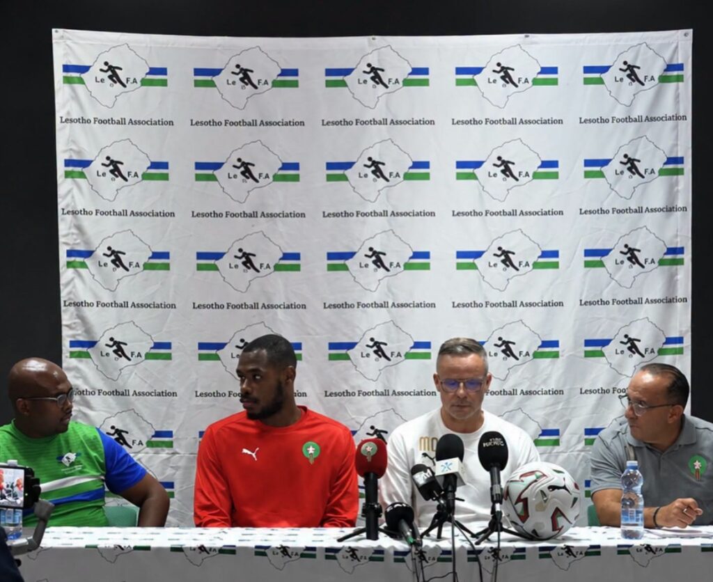 الإعلامي يوسف التمسماني ينتقد سوء تنظيم ندوة المنتخب المغربي بجنوب إفريقيا
