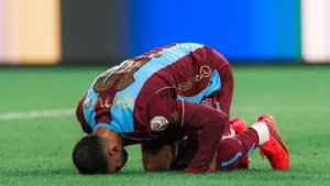محمد صلاح يسجل هاتريك في غلطة سراي ويتصدر هدافي الدوري التركي