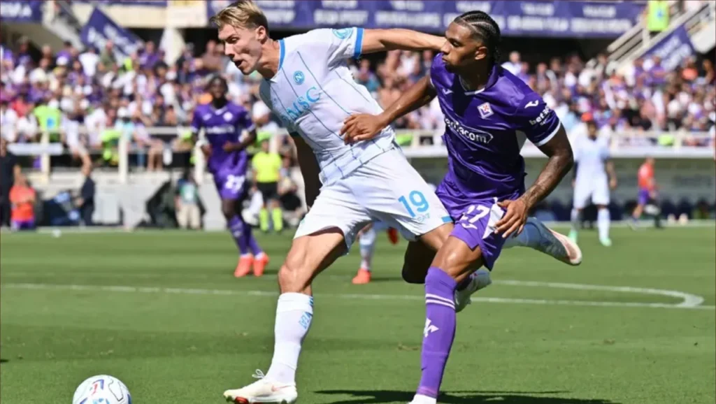نابولي يتعادل مع فيورنتينا ويواصل تعثره في الدوري الإيطالي