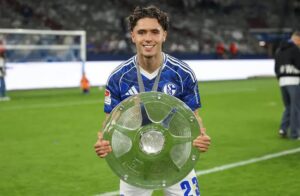 سفيان الفوزي يؤكد تمسكه بتمثيل المنتخب المغربي لكرة القدم