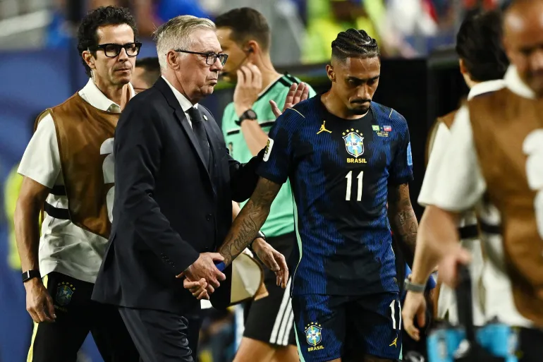 رافينيا يتعرض لإصابة عضلية مع المنتخب البرازيلي ويخضع لفحوصات طبية