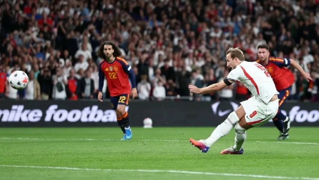 هاري كين يوضح أسباب إهداره ركلة جزاء أمام المنتخب الإسباني