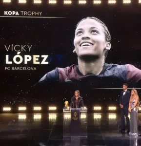 فيكي لوبيز تحتفظ بجائزة أفضل لاعبة شابة في العالم لعام 2026