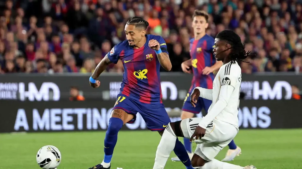مدن شمال المغرب تترقب كلاسيكو برشلونة وريال مدريد مساء اليوم