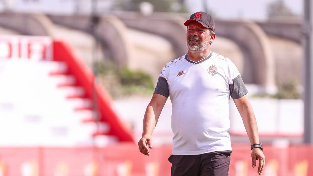 الوداد الرياضي يعلن فسخ عقد المدرب البرتغالي باولو سيرجيو بالتراضي