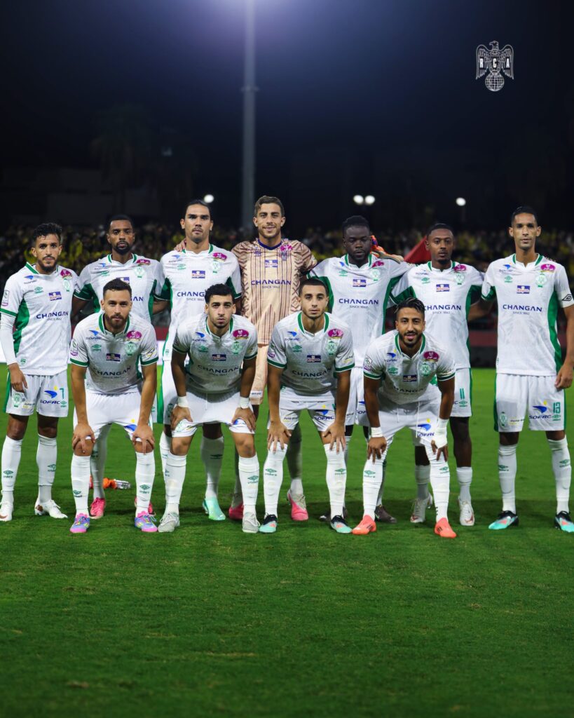 جماهير الرجاء تنتقد أداء اللاعبين والمدرب باكو خيميز بعد التعادل أمام الفاسي