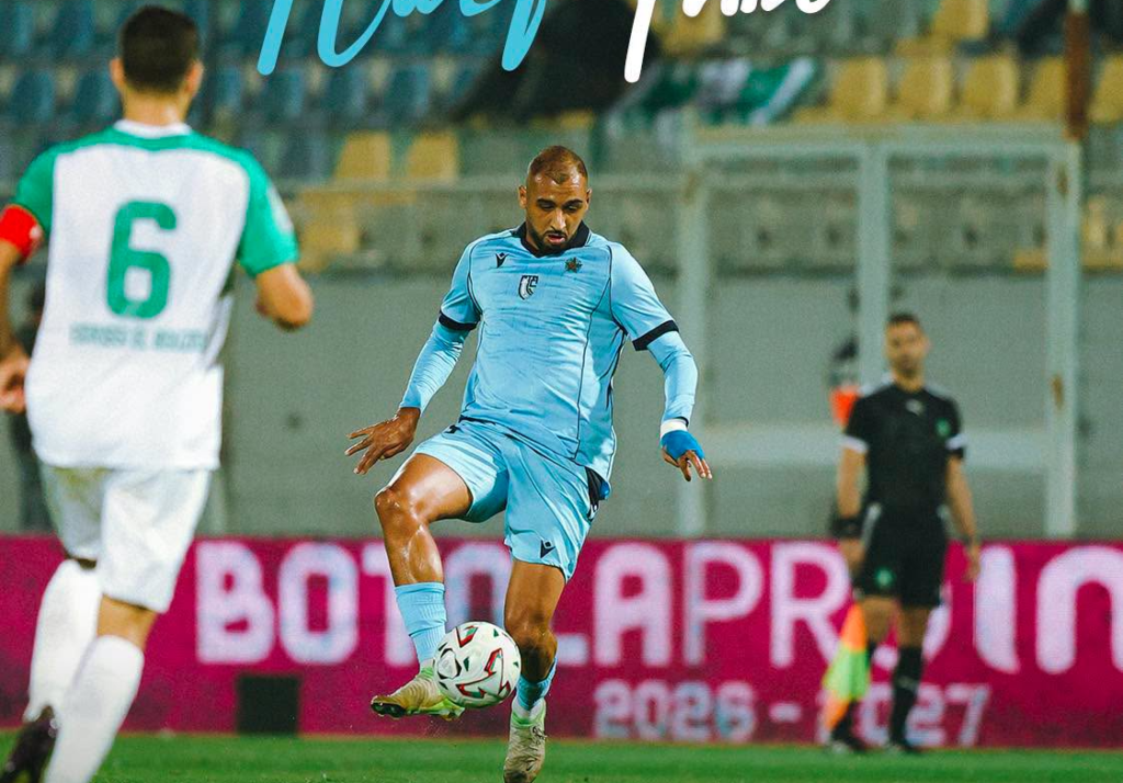 الضباب يوقف مباراة الدفاع الجديدي واتحاد تواركة في البطولة الاحترافية