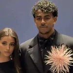 لامين يامال يصل حفل الكرة الذهبية برفقة صديقته إينيس غارسيا