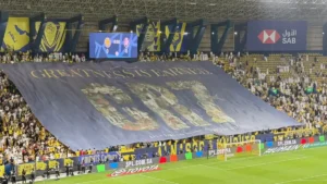 جماهير النصر تدعم كريستيانو رونالدو بلافتة خاصة قبل مواجهة الدرعية
