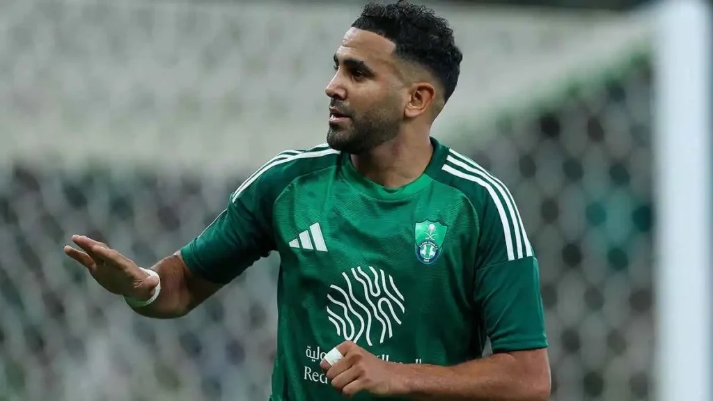 رياض محرز يودع جماهير الأهلي السعودي وينتقل رسمياً لنادي الشمال القطري
