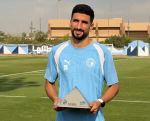 بيراميدز يمنح وليد الكرتي جائزة أفضل لاعب عن شهر سبتمبر