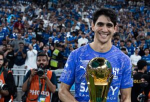 إدارة الهلال السعودي توضح موقف ياسين بونو من الرحيل لريفر بليت