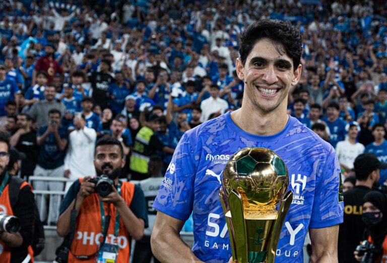 إدارة الهلال السعودي توضح موقف ياسين بونو من الرحيل لريفر بليت