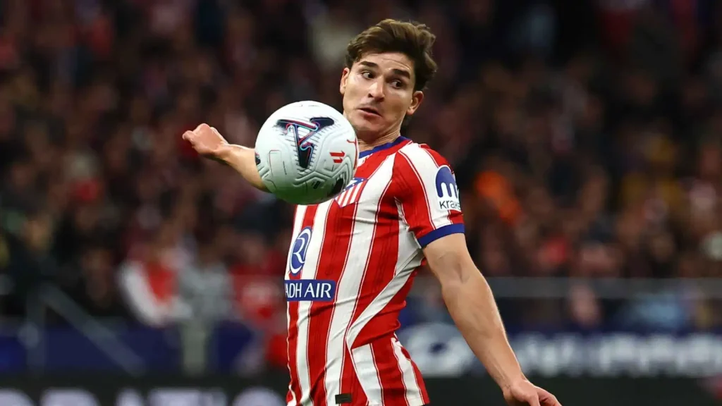 خوليان ألفاريز يعتذر لجماهير أتلتيكو مدريد عقب هدفه في مرمى لاكورونيا