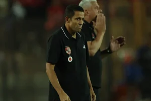 عموتة يشيد بأداء الأهلي أمام كيتارا ويوضح سبب غياب أشرف داري