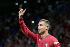 الركراكي ينتقد طريقة التعامل مع رونالدو ويطالب بحوار واضح حول مستقبله