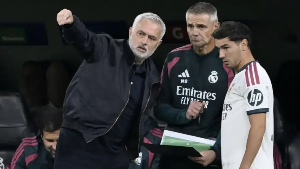 مورينيو يوضح موقفه من مشاركة إبراهيم دياز مع ريال مدريد