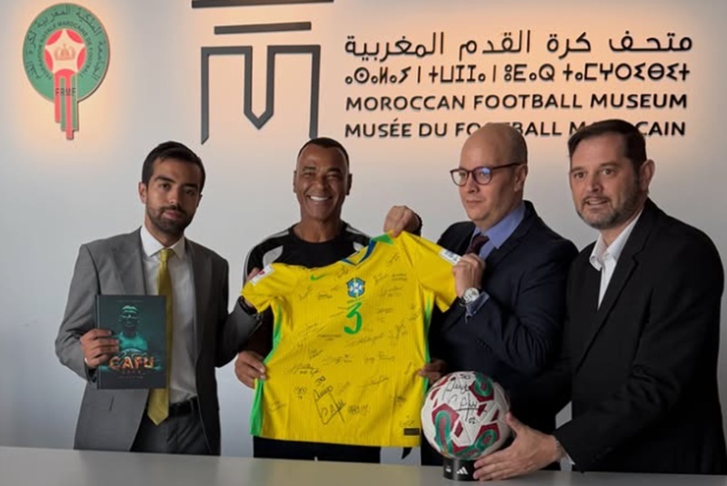 أسطورة المنتخب البرازيلي كافو يزور المتحف الوطني لكرة القدم بالمغرب