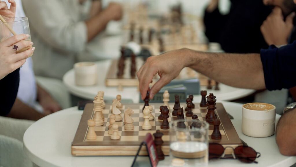 مدينة جرسيف تحتضن دوري عين الوحدة للشطرنج بمشاركة واسعة