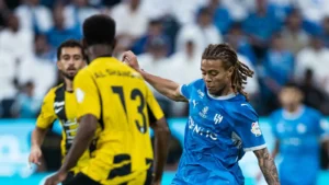 الهلال يهزم الاتحاد بثلاثية ويعزز صدارته لدوري روشن السعودي