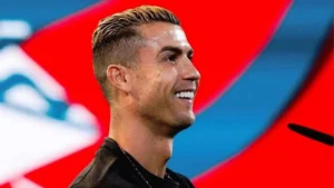 رصد زيف أنباء حذف رونالدو صوره بقميص المنتخب البرتغالي