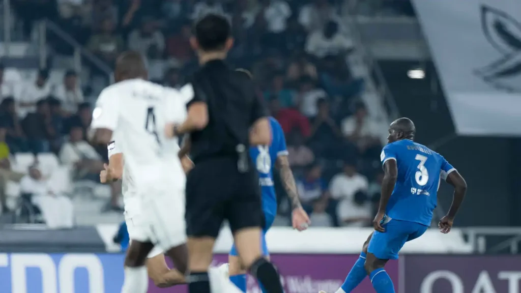 خبير تحكيمي يؤكد استحقاق الهلال لركلة جزاء أمام السد القطري