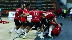 الأهلي يهزم الزمالك ويتوج بلقب إفريقيا لكرة اليد في أنغولا