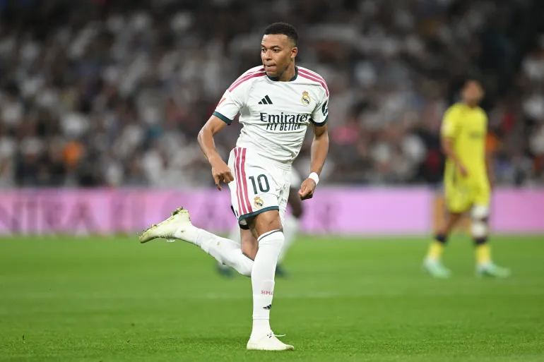 مبابي يترقب تجاوز رقم ميسي القياسي في دوري أبطال أوروبا
