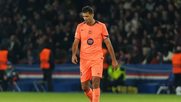 رودري يطالب لاعبي برشلونة بتصحيح الأخطاء الدفاعية بعد خسارة الكلاسيكو