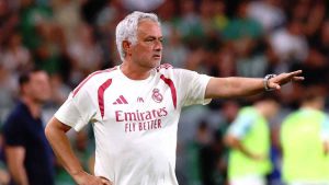 مورينيو ينتقد تقنية الفيديو بعد فوز ريال مدريد على برشلونة