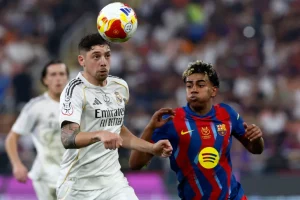 موعد مباراة الكلاسيكو بين برشلونة وريال مدريد والقنوات الناقلة بالمغرب