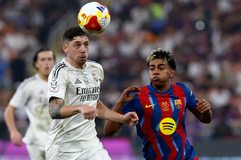 موعد مباراة الكلاسيكو بين برشلونة وريال مدريد والقنوات الناقلة بالمغرب
